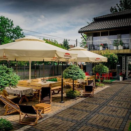 Restauracja Sonata Bed & Breakfast Zwierzyniec Ngoại thất bức ảnh