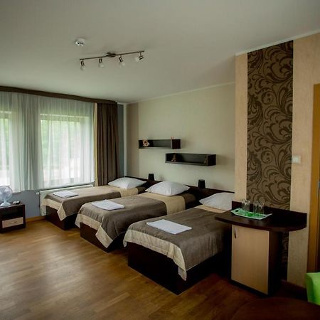 Restauracja Sonata Bed & Breakfast Zwierzyniec Ngoại thất bức ảnh